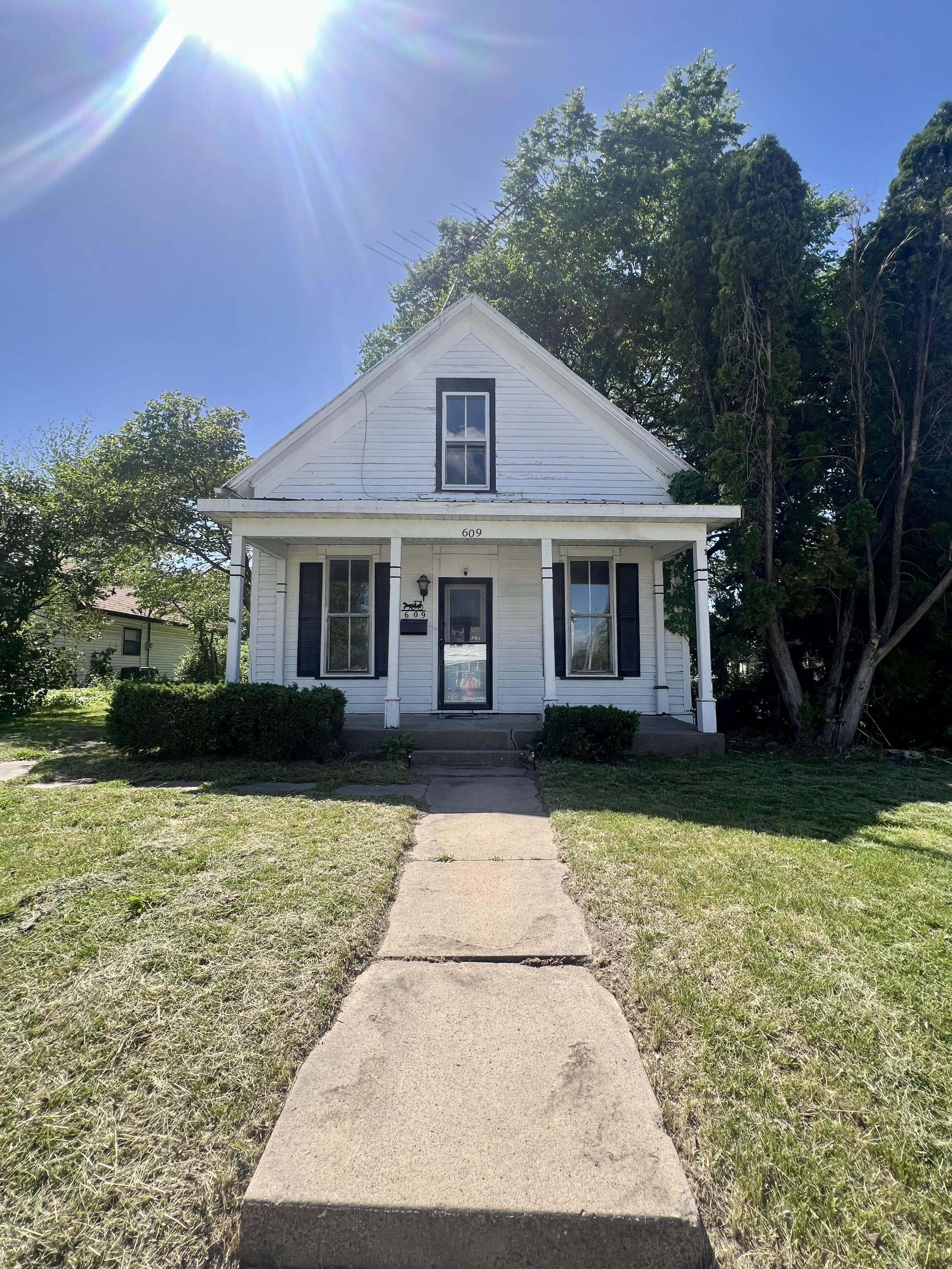 609 North Garfield Avenue